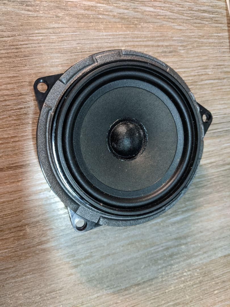 динамик двери BMW 2009, 2.0 л., N47 D20 C, дизель, АКПП, хетчбэк 5 дв., 9143232, 65139143232, 430407858431 - фото №1