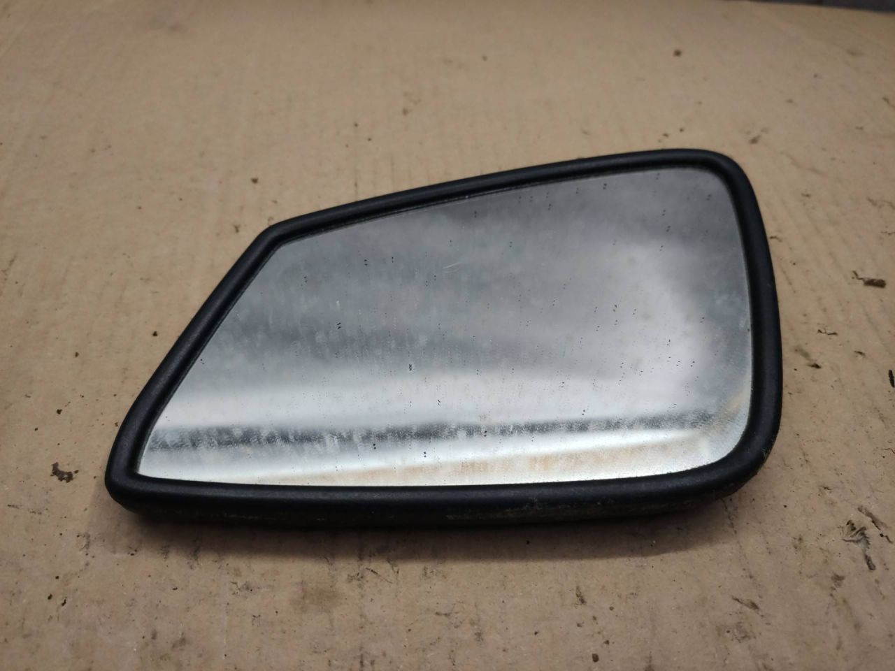 стекло зеркала наружного левого BMW 7 серия F01/F02 2011, 4.4 л., N63 B44 A, бензин, АКПП, черный - фото №1