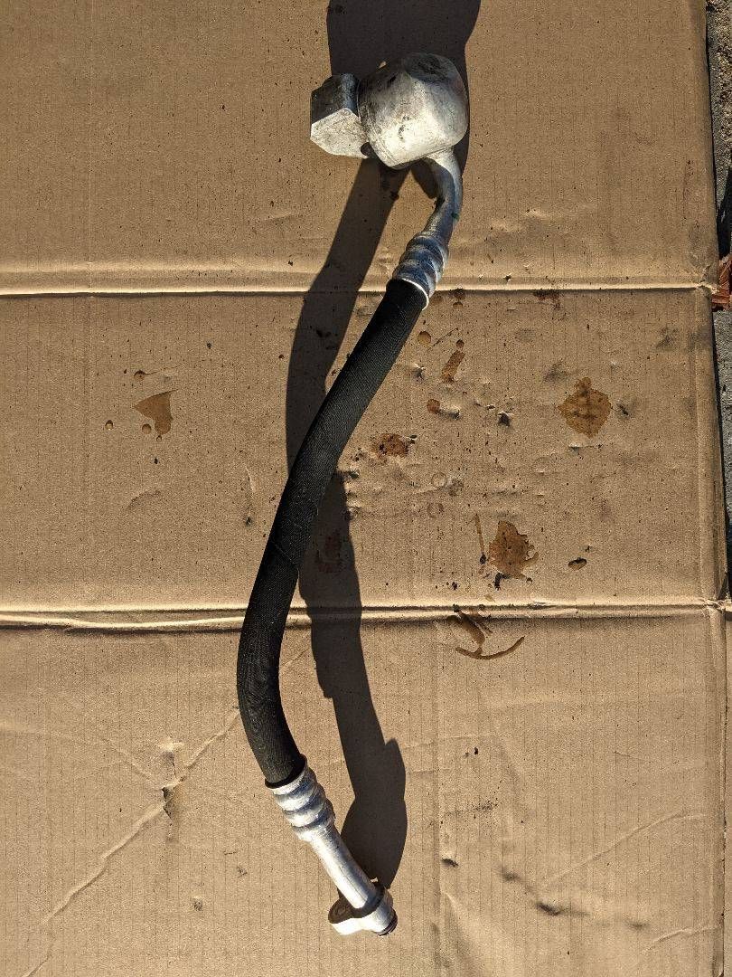 трубка кондиционера Mercedes-Benz E-Класс W212/S212/C207/A207 2010, 2.2 л., дизель, АКПП, седан, задний привод, правый руль, 2128305415, A2128305415 - фото №1