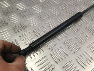 амортизатор капота BMW 2008, 2.0 л., N47 D20 A, дизель, АКПП, хетчбэк 5 дв.