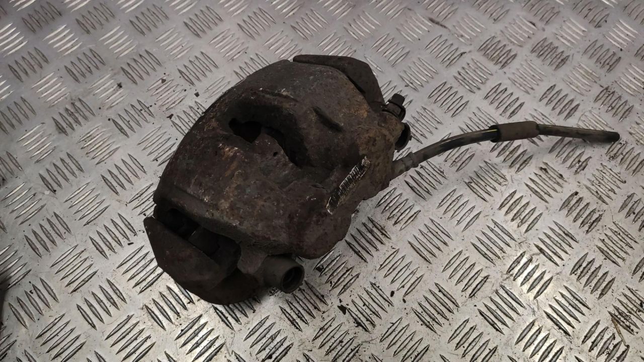 суппорт передний левый Mercedes-Benz M-Класс W164 2007, 3.0 л., OM 642.940, дизель - фото №1