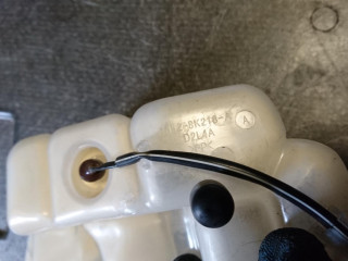 бачок расширительный Land Rover Range Rover Evoque L538 2013, 2.2 л., 224DT, дизель, АКПП, внедорожник 5 дв., BJ32-8K218