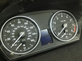 щиток приборов (приборная панель) BMW 5 серия E60/E61 2005, 4.4 л., АКПП, седан, 9148045