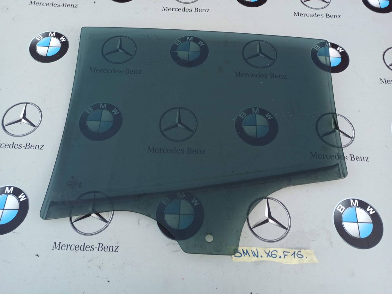 стекло двери задней правой BMW X6 F16 2016, 3.0 л., бензин, правый руль - фото №1