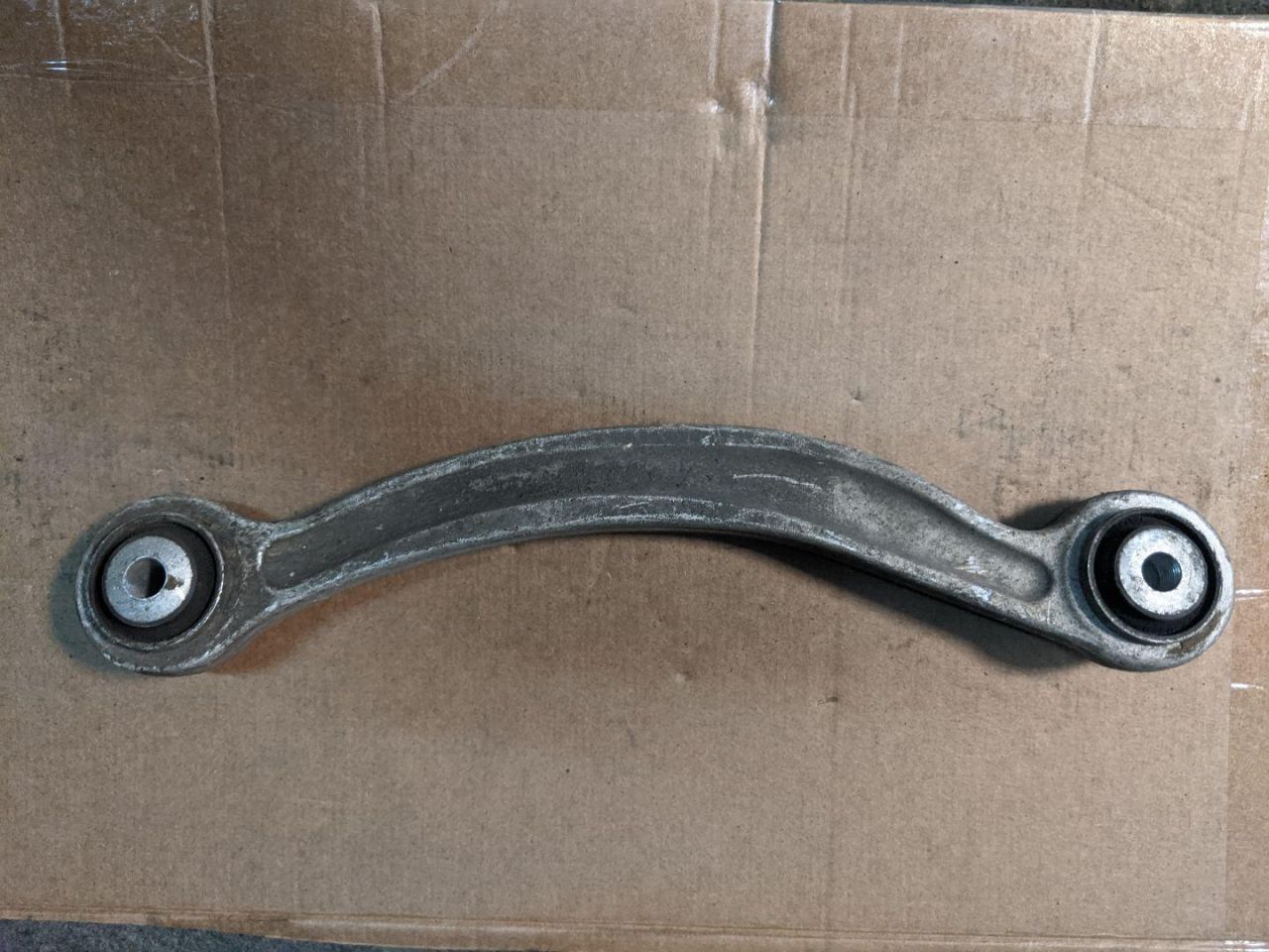 рычаг задний правый Mercedes-Benz 2013, 2.1 л., OM 651.913, дизель, АКПП, седан, A2043502106, 2043502106 - фото №1