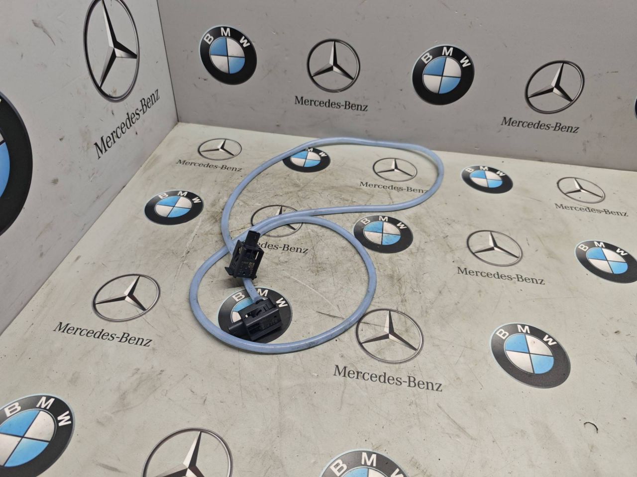 датчик удара Mercedes-Benz GLB-Класс 1 поколение 2022, бензин, задний привод, A2479051405 - фото №1