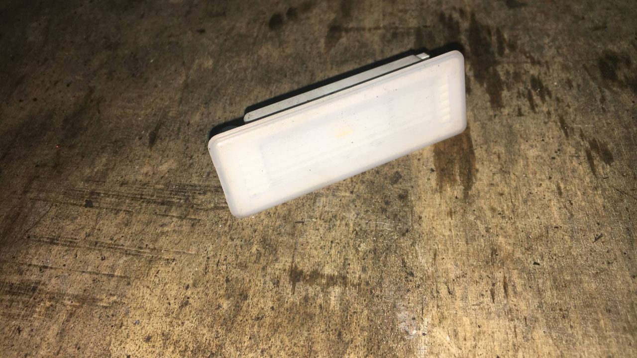 плафон двери BMW X5 F15 2015, 3.0 л., N57 D30 A, дизель, АКПП, внедорожник 5 дв., 9270505 - фото №1