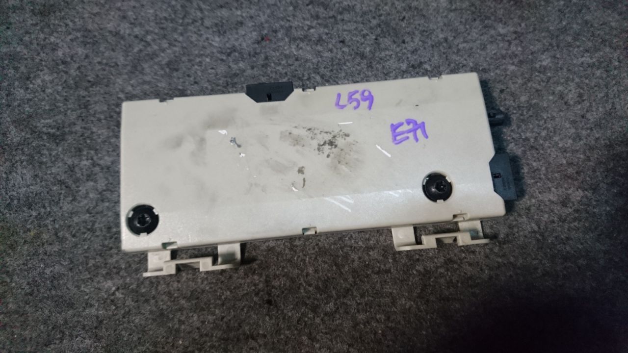 усилитель антенны BMW X6 E71/E72 2011, 3.0 л., N57 D30 A, дизель, АКПП, внедорожник 5 дв. - фото №1