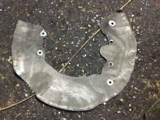 защитный кожух тормозного механизма BMW 5 серия E60/E61 [рестайлинг] 2009, 2.0 л., N47 D20 A, дизель, АКПП, седан