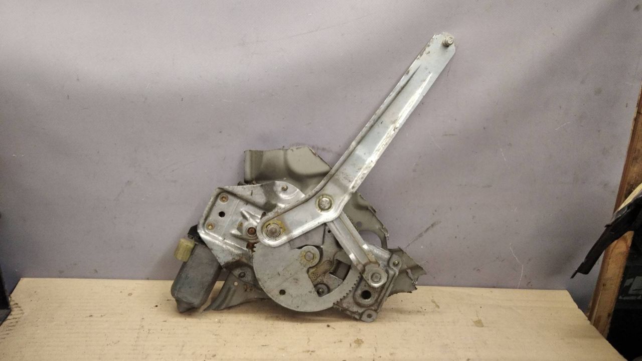 стеклоподъемник задний правый BMW 3 серия E36 1996, универсал, 8119775, 8119776 - фото №1