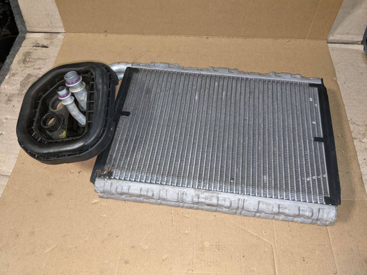 испаритель кондиционера Mercedes-Benz E-Класс W212/S212/C207/A207 2010, 2.2 л., дизель, АКПП, седан, задний привод, правый руль, A2048300258 - фото №1