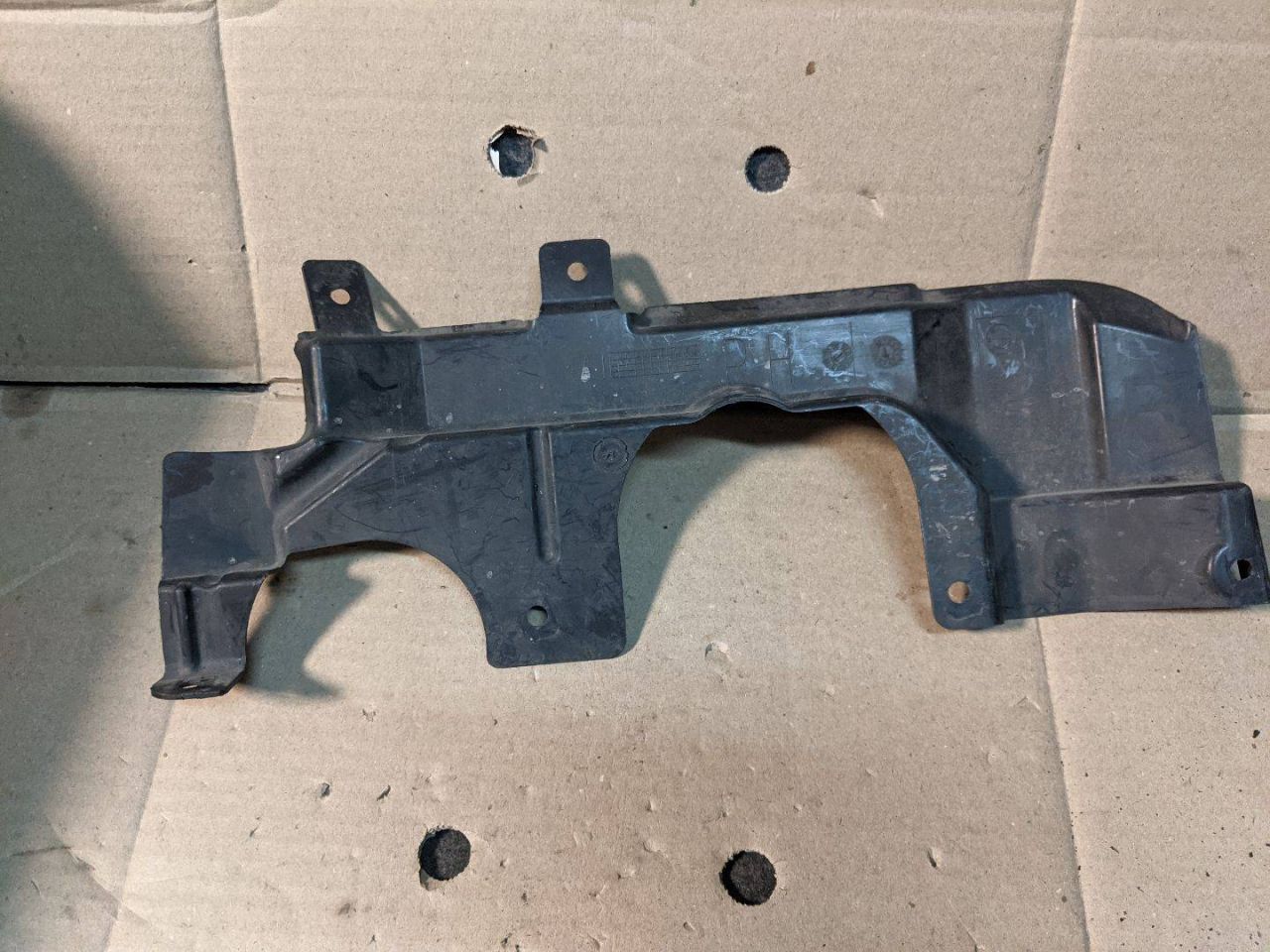 кожух (защита) рулевого механизма BMW X5 E70 2007, 3.0 л., дизель, АКПП, внедорожник 5 дв., 7160238 - фото №1