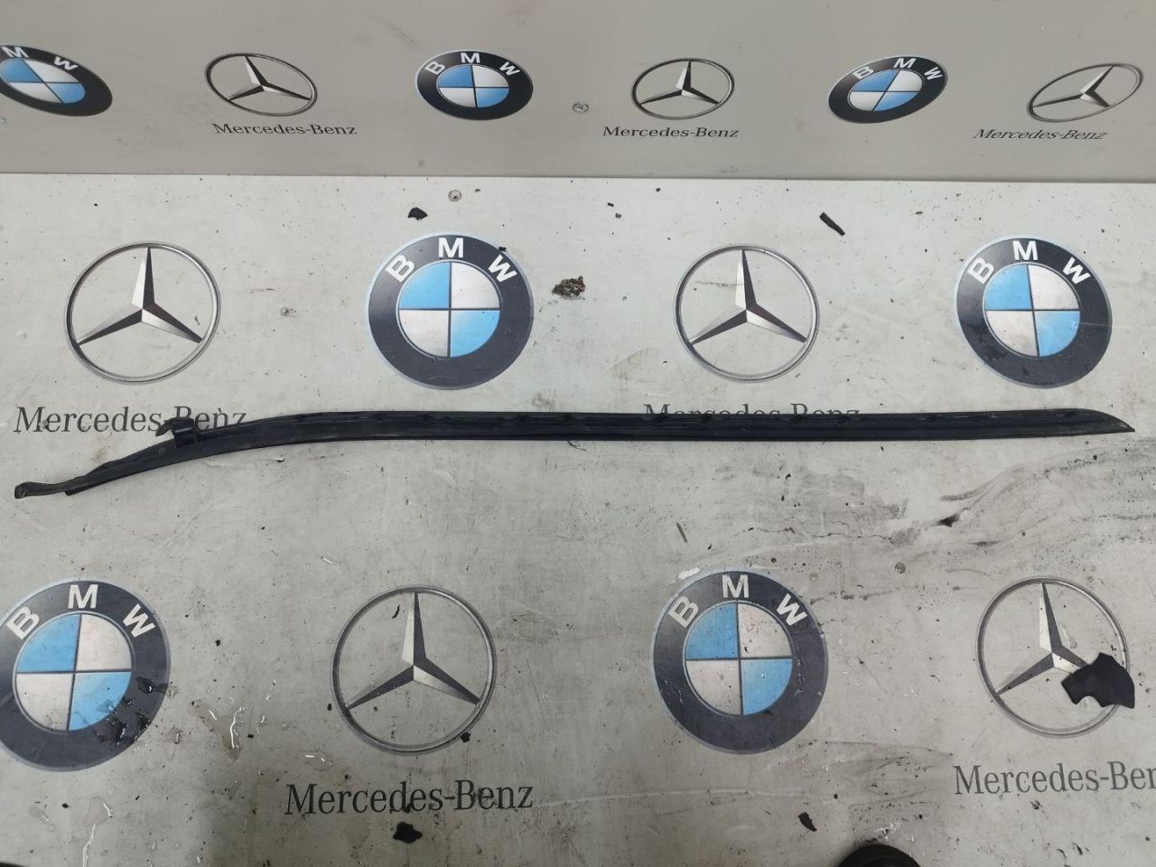 молдинг лобового стекла BMW X1 F48 2018, 2.0 л., бензин, АКПП, 7350609 - фото №1