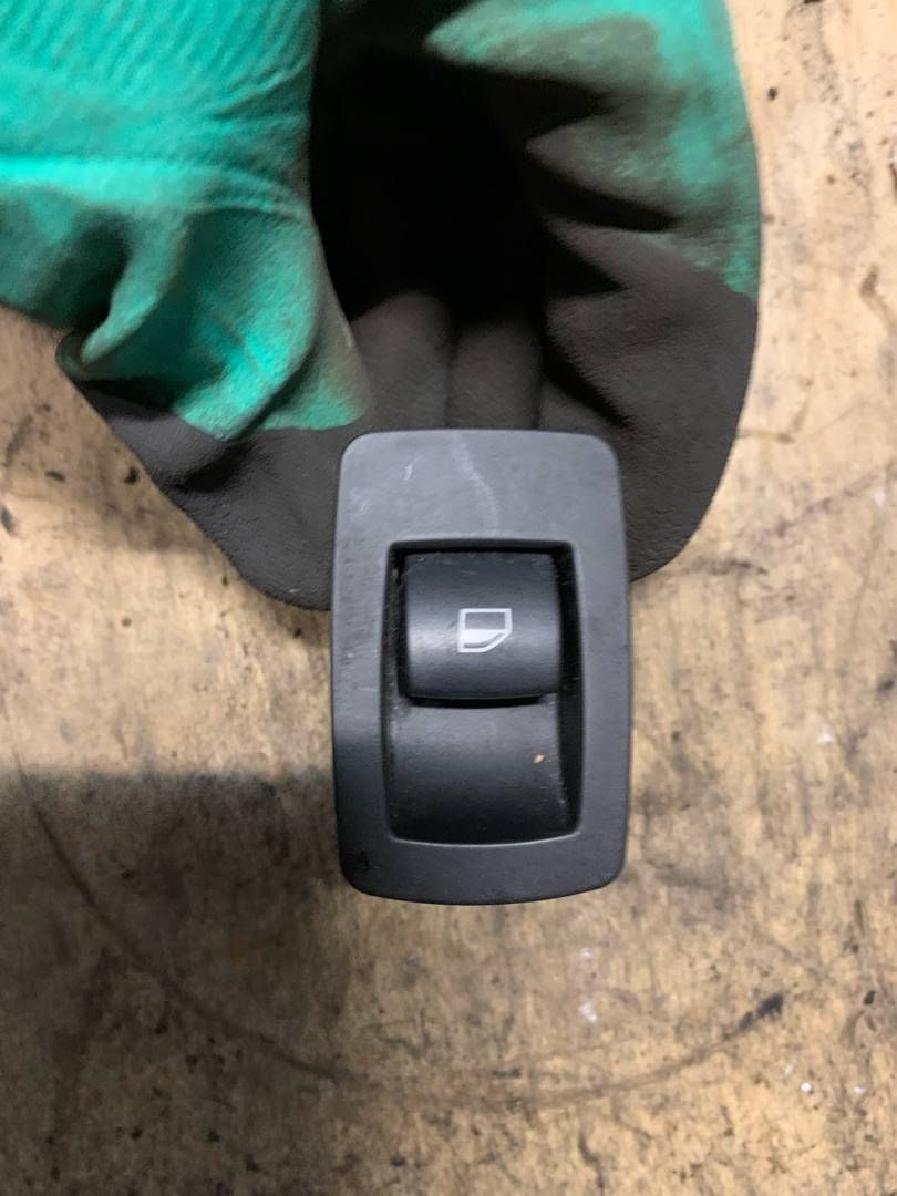 кнопка стеклоподъемника двери BMW X5 E70 2010, 6945874 - фото №1