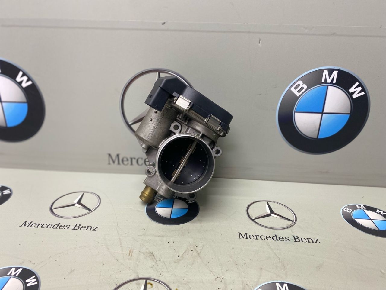 заслонка дроссельная BMW 3 серия F30/F31/F34 2012, 2.0 л., N20 B20 A, бензин, 7588625 - фото №1