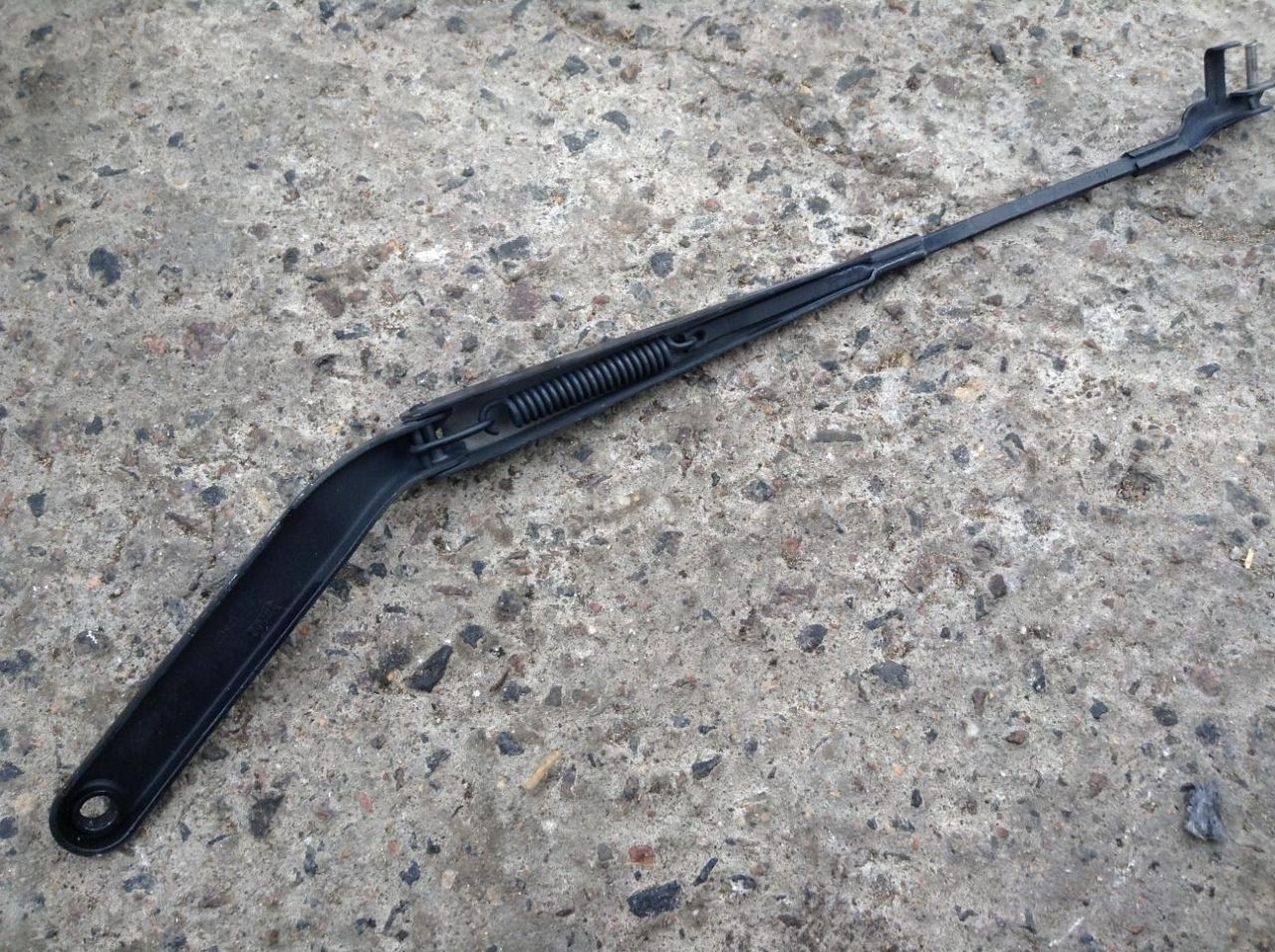 щеткодержатель (поводок стеклоочистителя, дворник) BMW X5 E70 2007, 3.0 л., N52 B30 A, бензин, АКПП, внедорожник 5 дв., 7163736 - фото №1