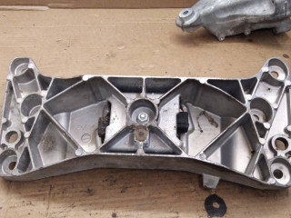 кронштейн КПП BMW 7 серия F01/F02 2012, 3.0 л., бензин, АКПП, хетчбэк 5 дв., 6777613