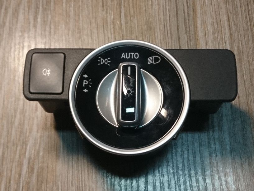 переключатель света Mercedes-Benz GL-Класс X166 2014, 3.0 л., OM 642.826, дизель, АКПП, белый, внедорожник 5 дв., A2129050551 - фото №1