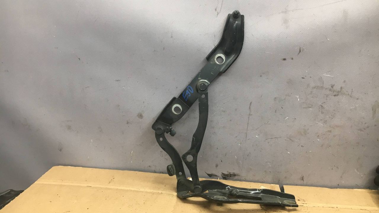 петля крышки багажника BMW 3 серия E90/E91/E92/E93 2007, 2.0 л., дизель, АКПП, седан, 7060627 - фото №1
