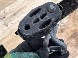 Резинка глушителя BMW 7 серия F01/F02 2009, 4.4 л., N63 B44 A, бензин, 7807132