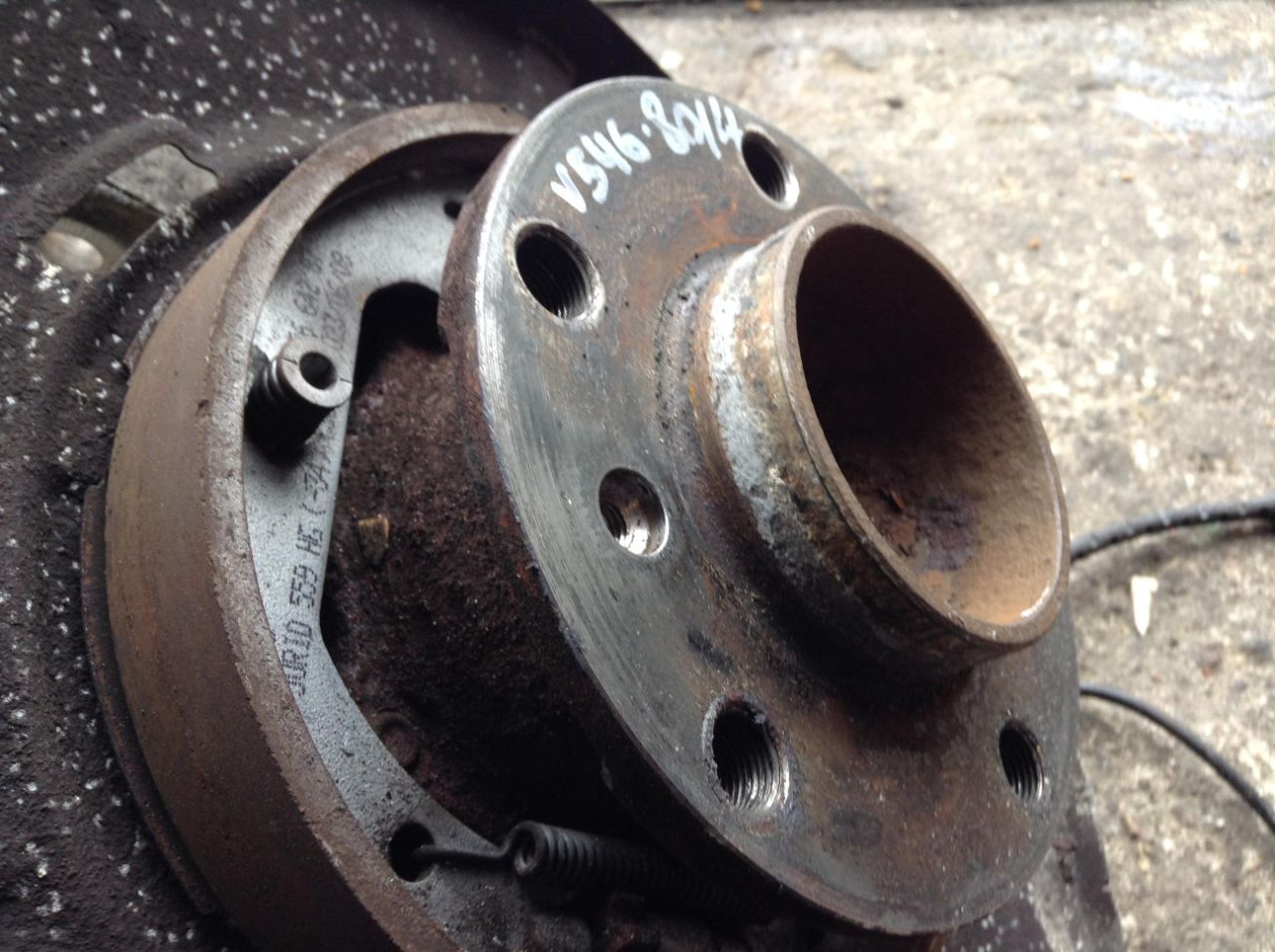 ступица задняя правая BMW X5 E70 2008, 4.8 л., N62 B48 B, бензин, АКПП, черный, внедорожник 5 дв. - фото №1