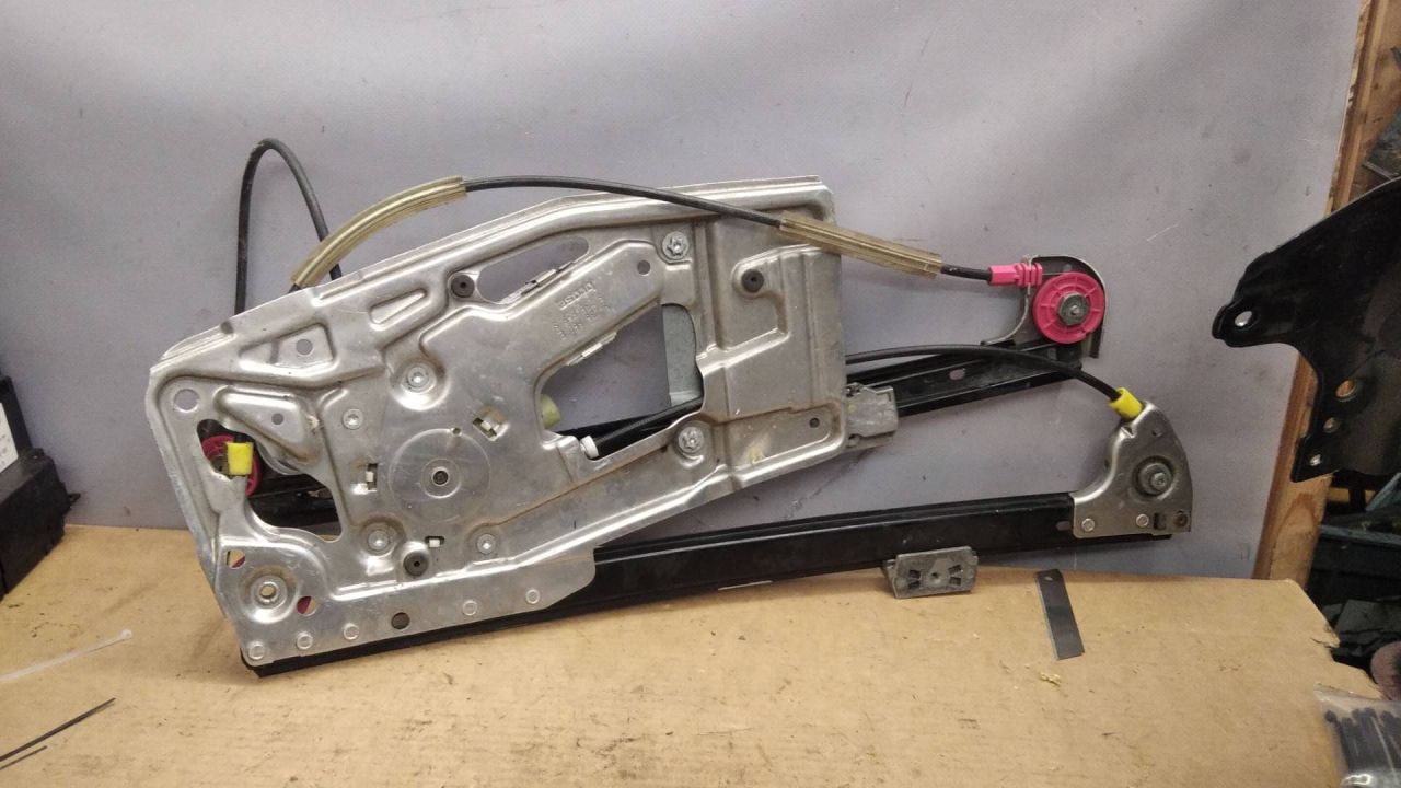 стеклоподъемник электрический передний правый BMW 5 серия E39 2000, 2.5 л., 8236857, 8236859 - фото №1