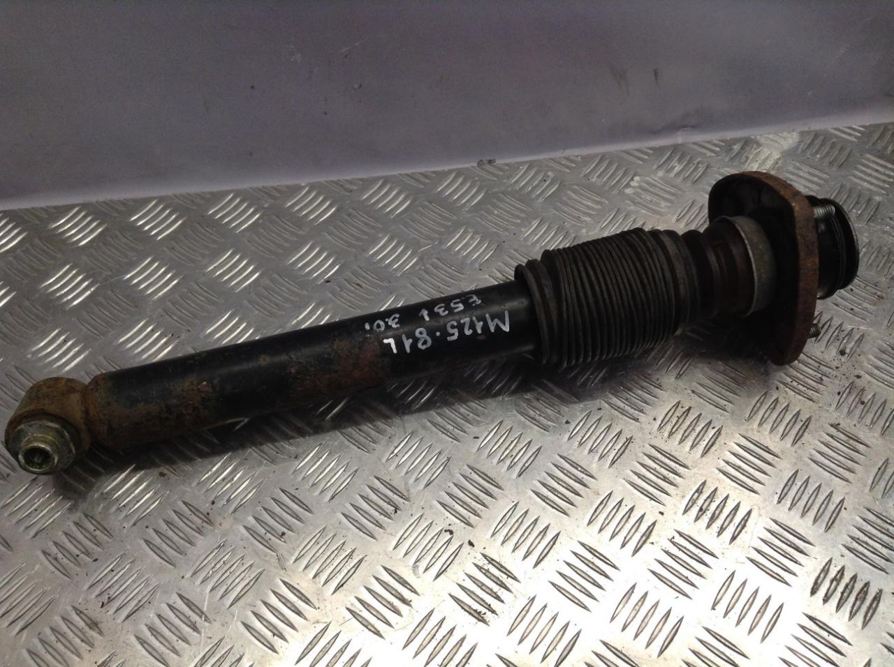 амортизатор задний левый BMW X5 E53 2001, 3.0 л., бензин, АКПП, внедорожник 5 дв. - фото №1