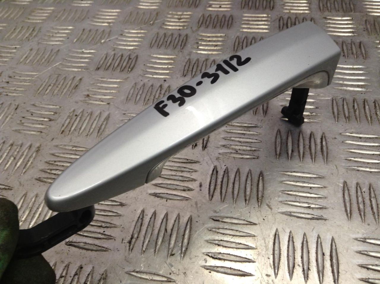 ручка наружная задняя левая BMW 3 серия F30/F31/F34 2013, 2.0 л., N20 B20 A, бензин, АКПП, седан - фото №1