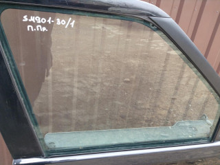 стекло двери передней правой Land Rover Range Rover Sport 1 поколение 2009, 3.6 л., 368DT, дизель, АКПП, внедорожник 5 дв.