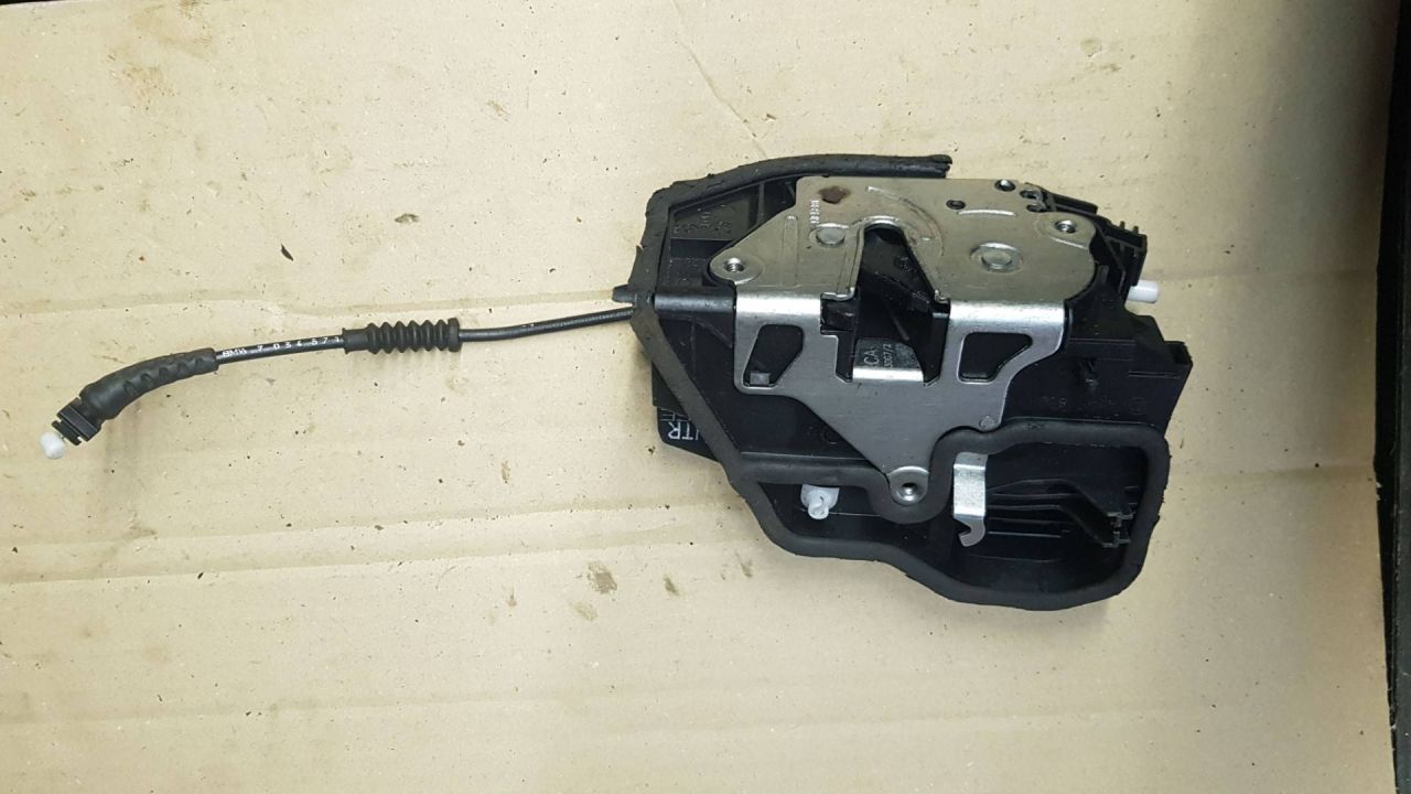 замок двери передней правой BMW 5 серия E60/E61 2007, 7167076 - фото №1