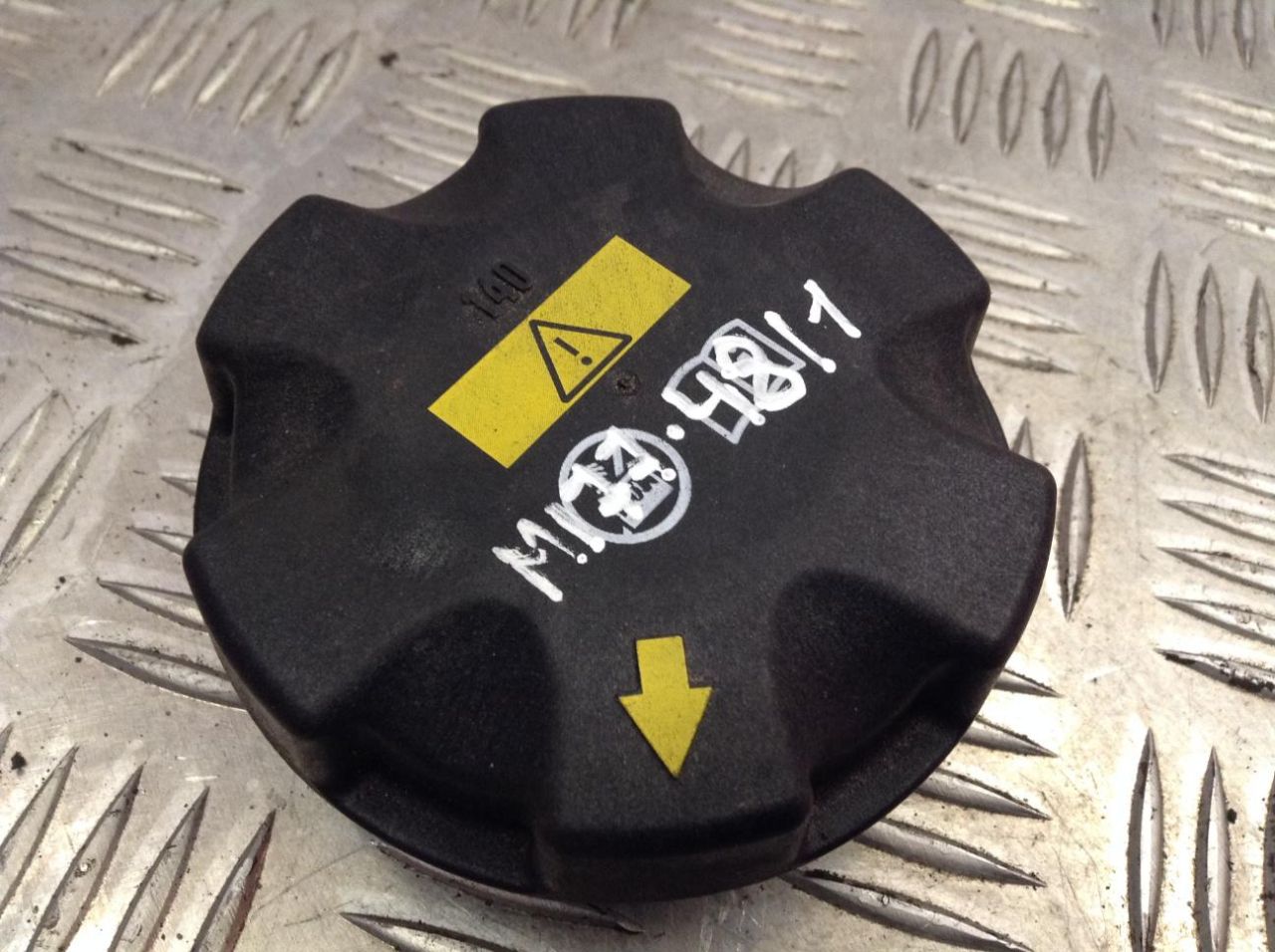 пробка расширительного бачка BMW X6 F16 2017, 3.0 л., N57 D30 B, дизель, АКПП, внедорожник 5 дв. - фото №1