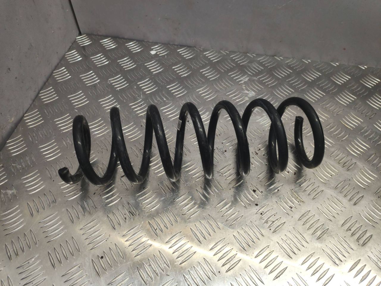 пружина передняя BMW 2012 - фото №1