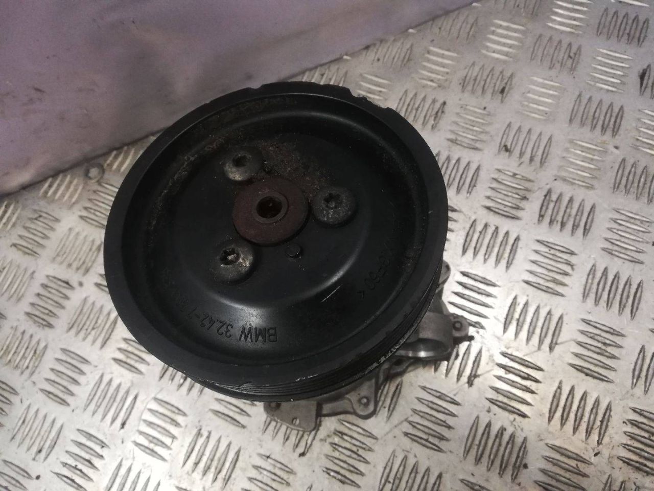 насос гидроусилителя руля BMW 3 серия E46 2001, 2.0 л., N42 B20 A, бензин, АКПП, седан, 6756611 - фото №1