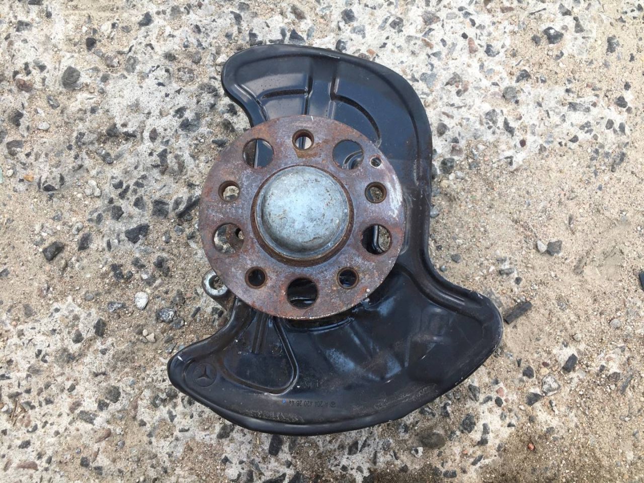 кулак поворотный правый Mercedes-Benz C-Класс W204/S204 2009, 3.0 л., M 272.948, бензин - фото №1