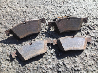 тормозные колодки Mercedes-Benz M-Класс W166 2012, 2.1 л., OM 651.960, дизель, АКПП, мокрый асфальт, внедорожник 5 дв., 607283