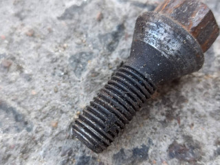 болт колесный BMW 5 серия E60/E61 [рестайлинг] 2009, 2.0 л., N47 D20 A, дизель, АКПП, седан