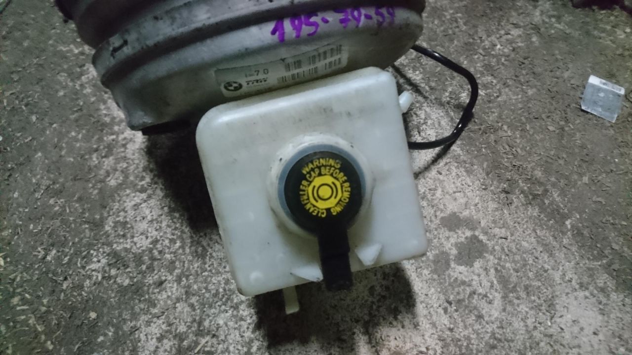 бачок тормозной жидкости BMW 5 серия E60/E61 2007, 2.0 л., N47 D20 A, дизель, АКПП, универсал - фото №1