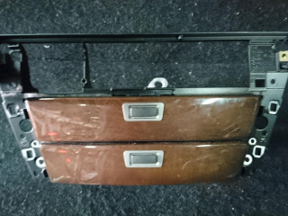 вещевой ящик центральной консоли BMW 7 серия E65/E66/E67 [рестайлинг] 2007, 3.0 л., дизель, АКПП, черный, седан