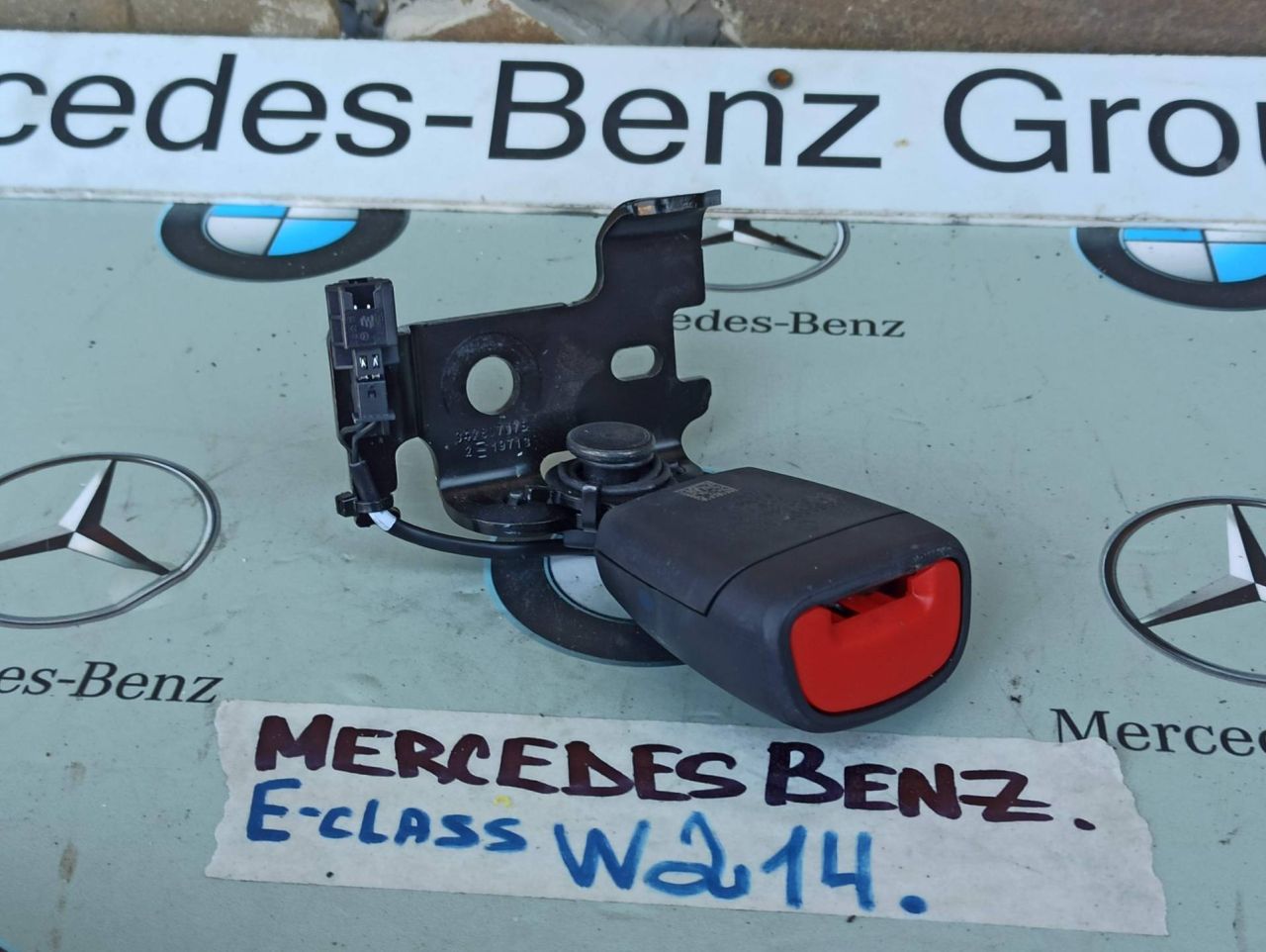 фиксатор ремня безопасности Mercedes-Benz E-Класс W214 2025, 2.0 л., дизель - фото №1