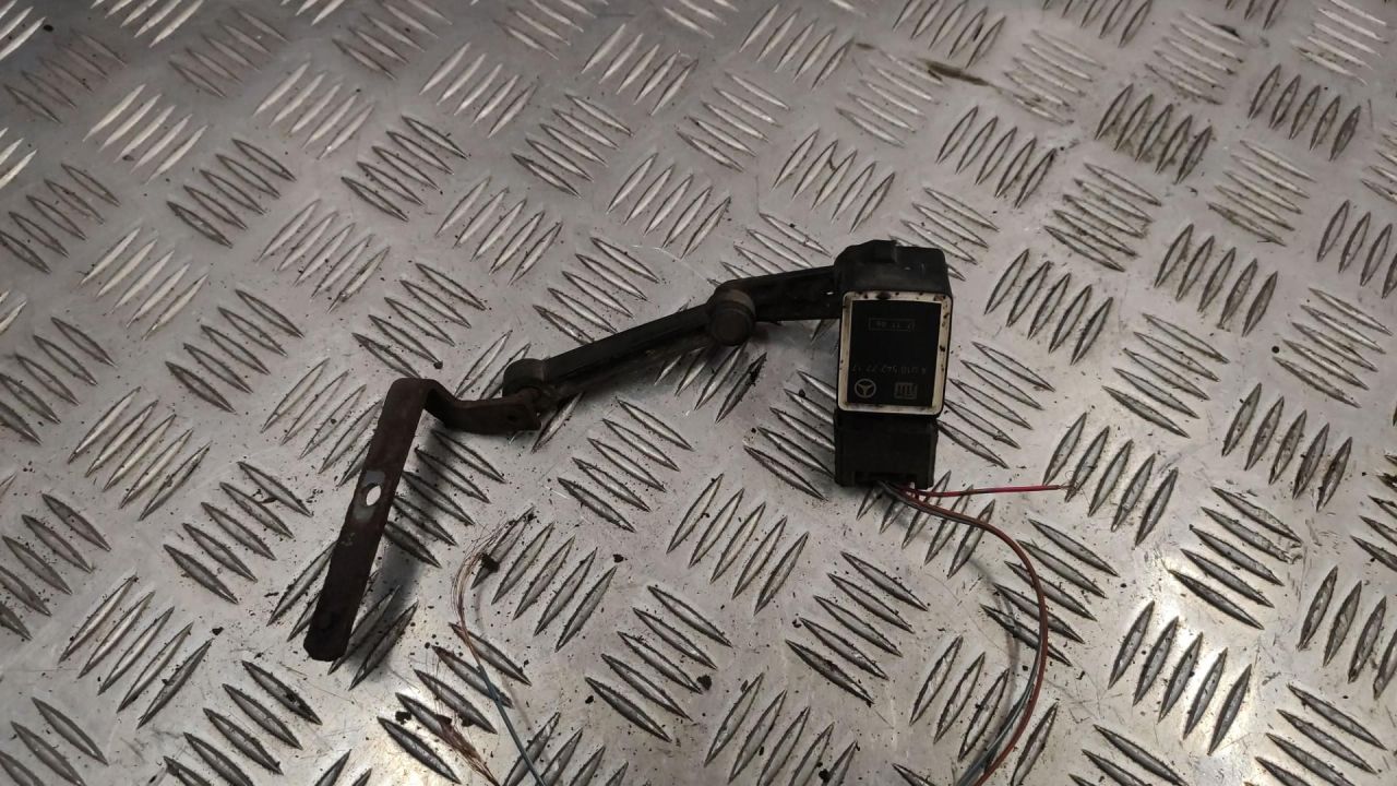 датчик дорожного просвета задний Mercedes-Benz M-Класс W164 2007, 3.0 л., OM 642.940, дизель, 0105427717 - фото №1