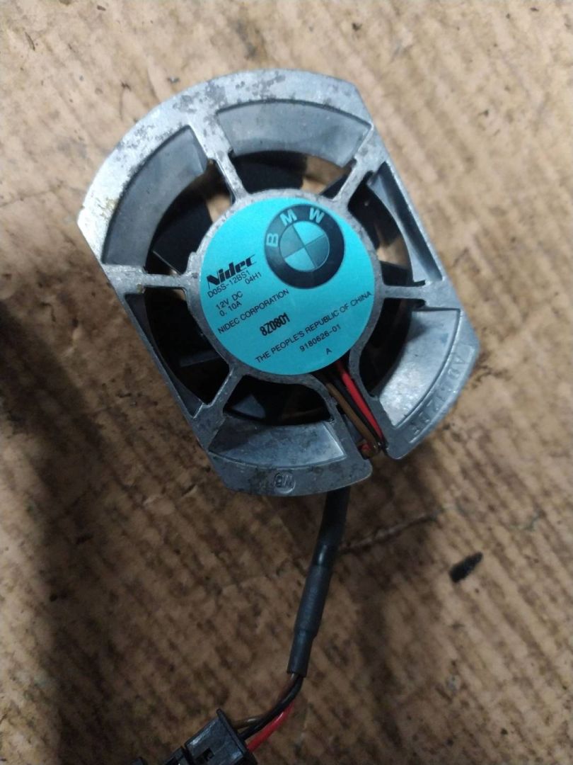 Вентилятор обдува сиденья BMW 7 серия F01/F02 2009, 4.4 л., N63 B44 A, бензин, 9180626 - фото №1