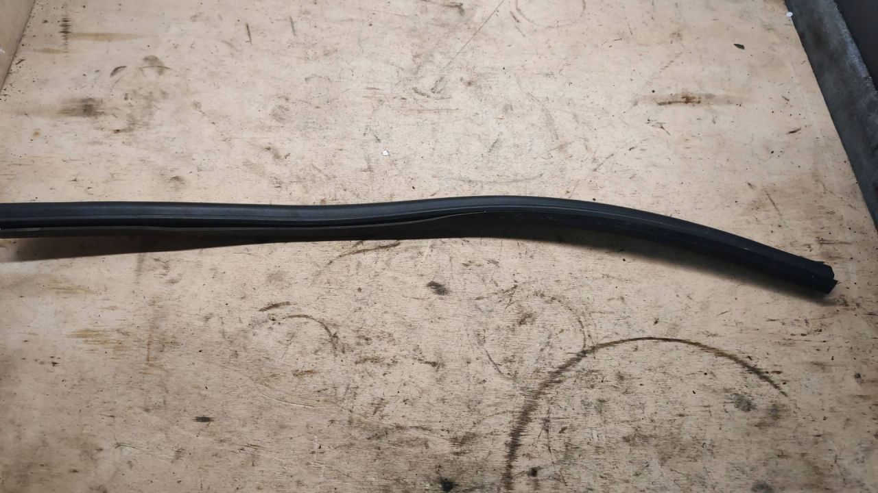 уплотнитель BMW X5 E70 2007, 3.0 л., дизель, АКПП - фото №1