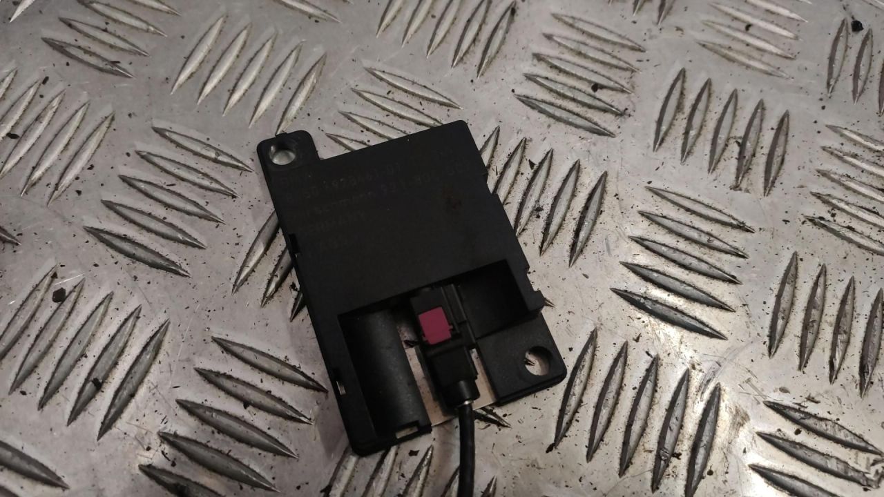 Bluetooth антенна BMW X5 E70 2007, 3.0 л., N52 B30 A, бензин, АКПП, внедорожник 5 дв., 6928461 - фото №1