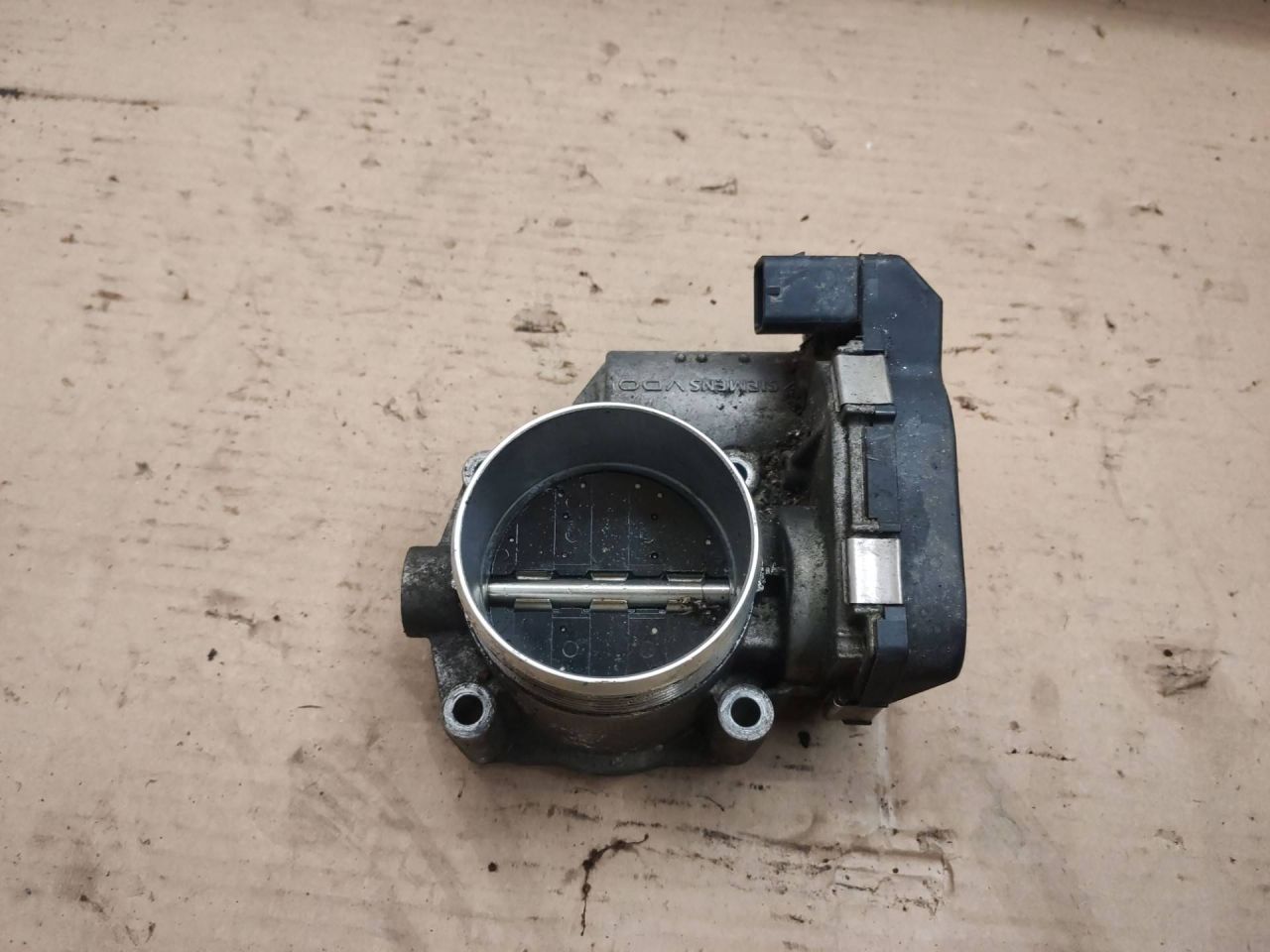 заслонка дроссельная BMW 7 серия F01/F02 2011, 4.4 л., N63 B44 A, бензин, АКПП, черный, 7555944 - фото №1