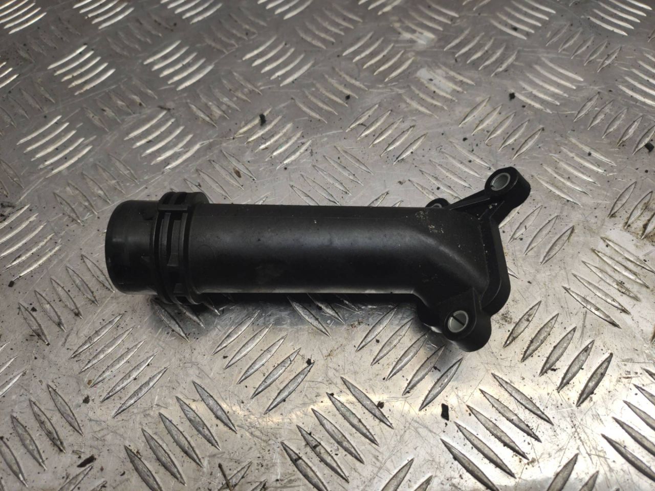 фланец (тройник) системы охлаждения BMW X5 F15 2016, 4.0 л., дизель, 7810707 - фото №1