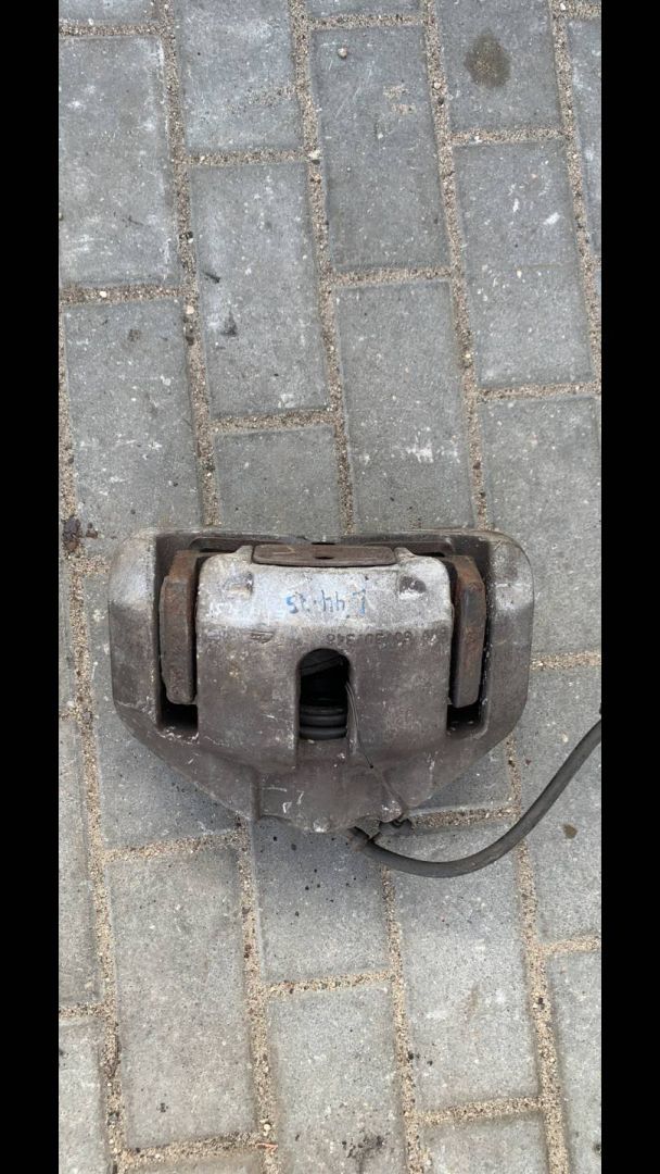 суппорт передний левый BMW 7 серия E65/E66/E67 2003, 4.4 л., бензин, АКПП, седан - фото №1