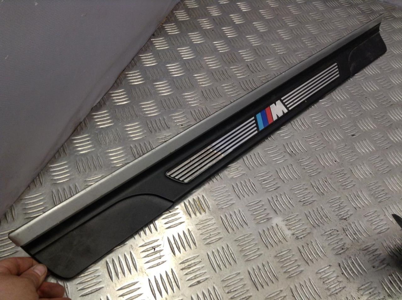 накладка на порог BMW 3 серия E46 2003, 3.0 л., бензин, АКПП, купе, 8204114 - фото №1