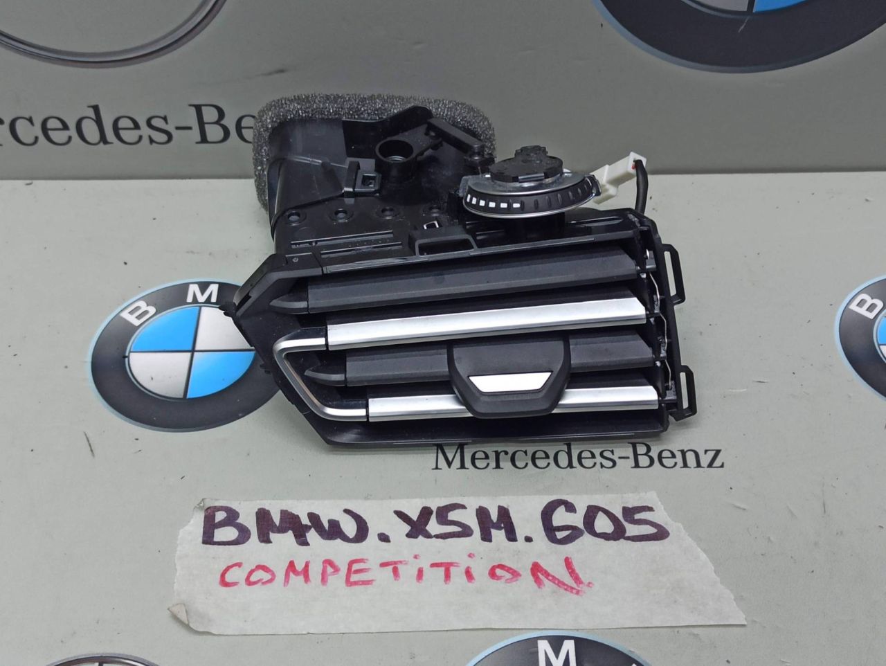 дефлектор обдува салона BMW X5 M F95 2021, 4.4 л., бензин, полный привод, 9399473 - фото №1