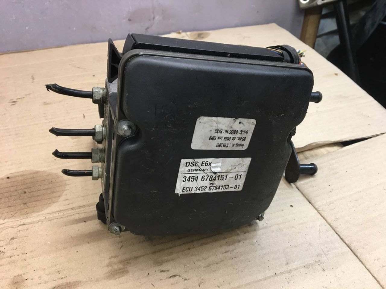 блок ABS BMW 5 серия E60/E61 2007, 3.0 л., бензин, АКПП, седан, задний привод, 6784151, 6784153 - фото №1