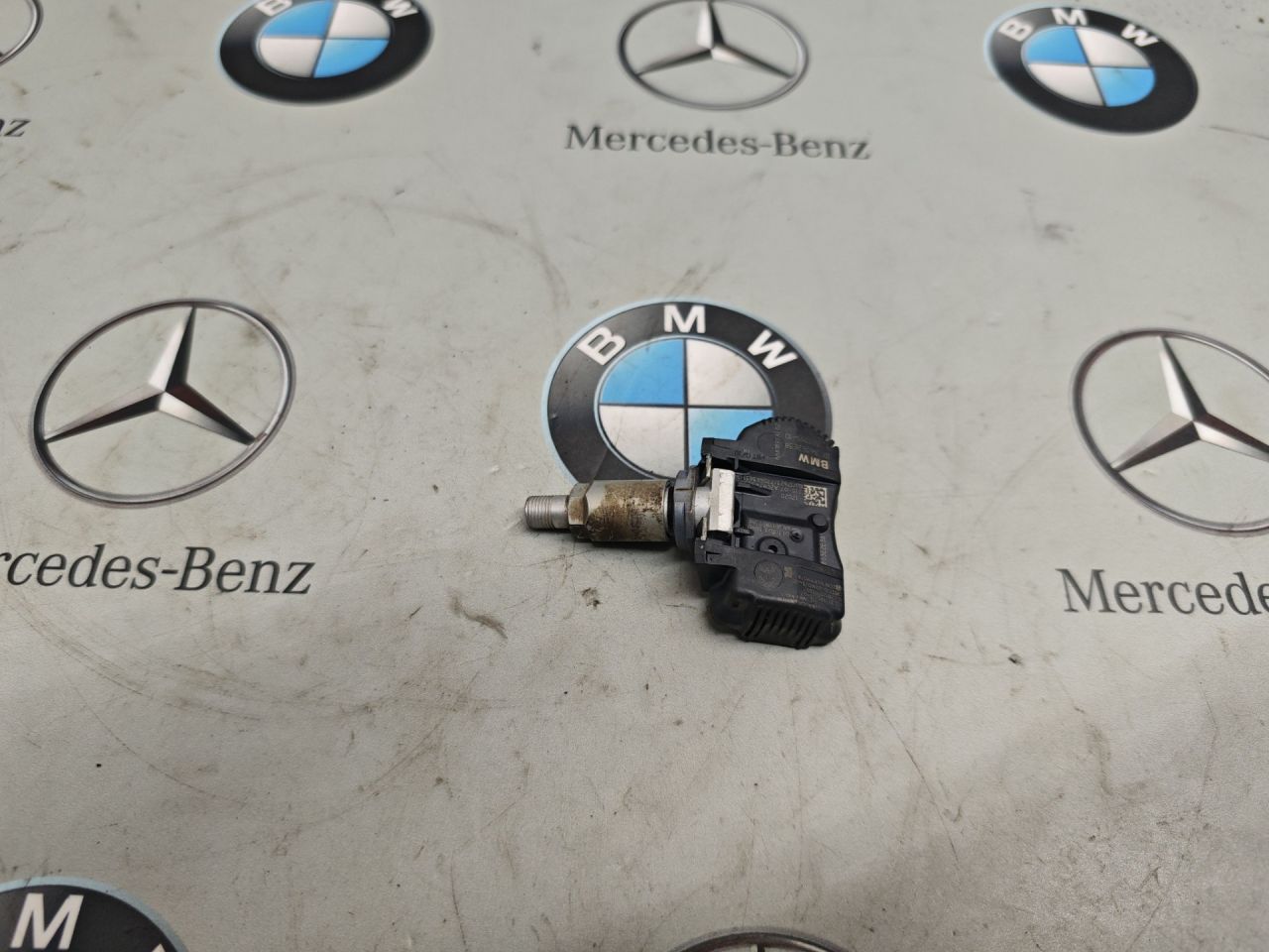 датчик давления в шине BMW X5 F15 2017, 3.0 л., N55 B30 A, бензин, АКПП, 6881891 - фото №1